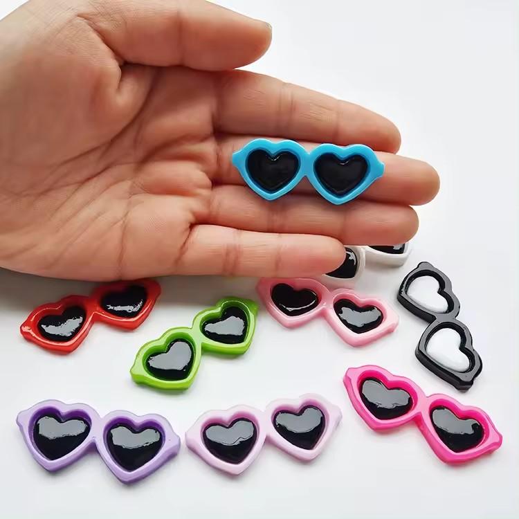 Bag of 100 Round Summer Heart Sunglass Flat Back Resin Cabochons DIY Craft for Souvenirs Artificial Style