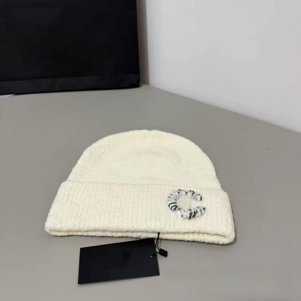 Warm Wool Knitted Hat 2025 New Style Cozy Overhead Trendy Cold Weather Fashionable Travel Cap Breathable Quick Dry round Top