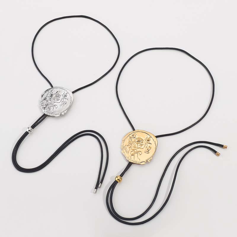Vintage Metal Irregular Round Pendant Necklaces for Women Exaggerated Black Leather Long Rope Adjustable Necklaces Party Jewelry