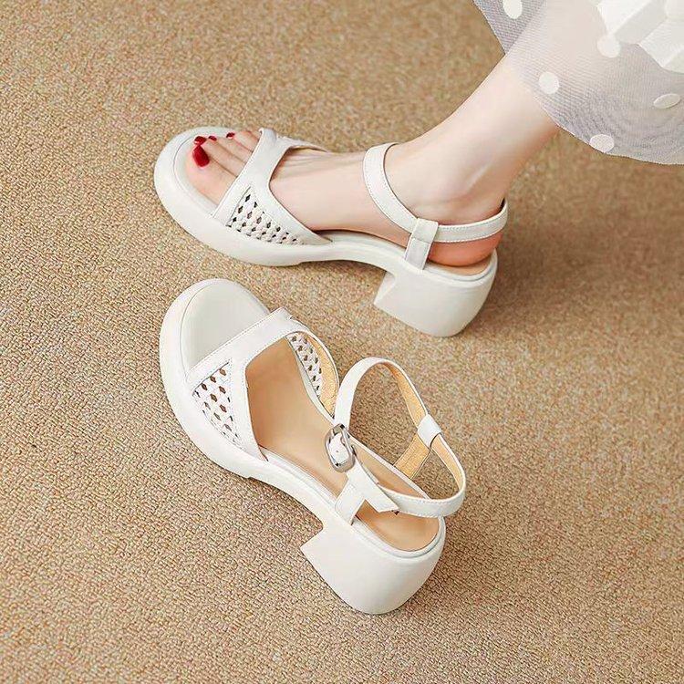

Great to wear Roman sandals 2025 new French retro leather platform sandals women s summer wear with skirts 35