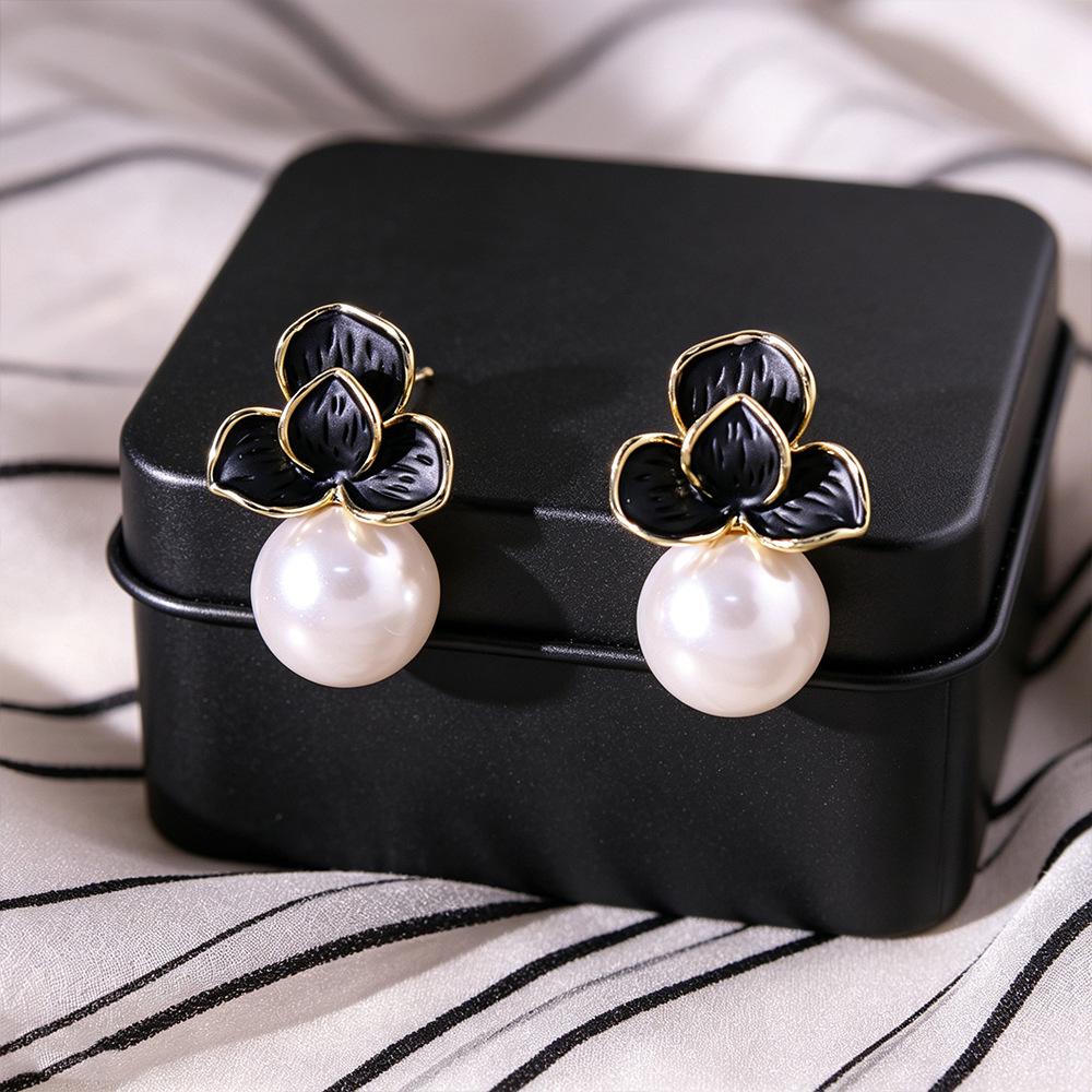 Elegant Glazed Pearl Flower Stud Earrings – Versatile, High-End Accessories for Women
