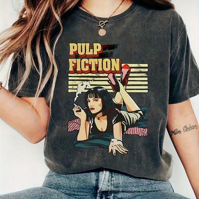 Koszulka z nadrukiem filmu Pulp Fiction w stylu vintage Zabierze Cię z powrotem do ery klasycznego kina