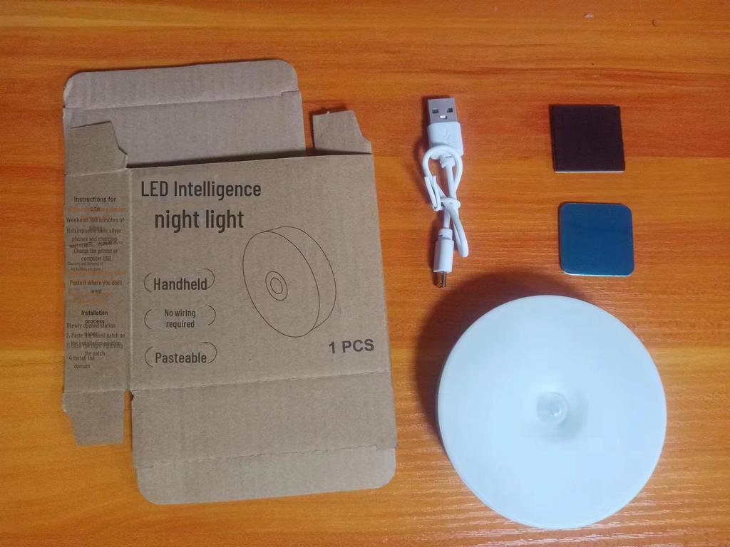 Intelligent LED Night Light with Motion Sensor - White Light (Auto-Off)