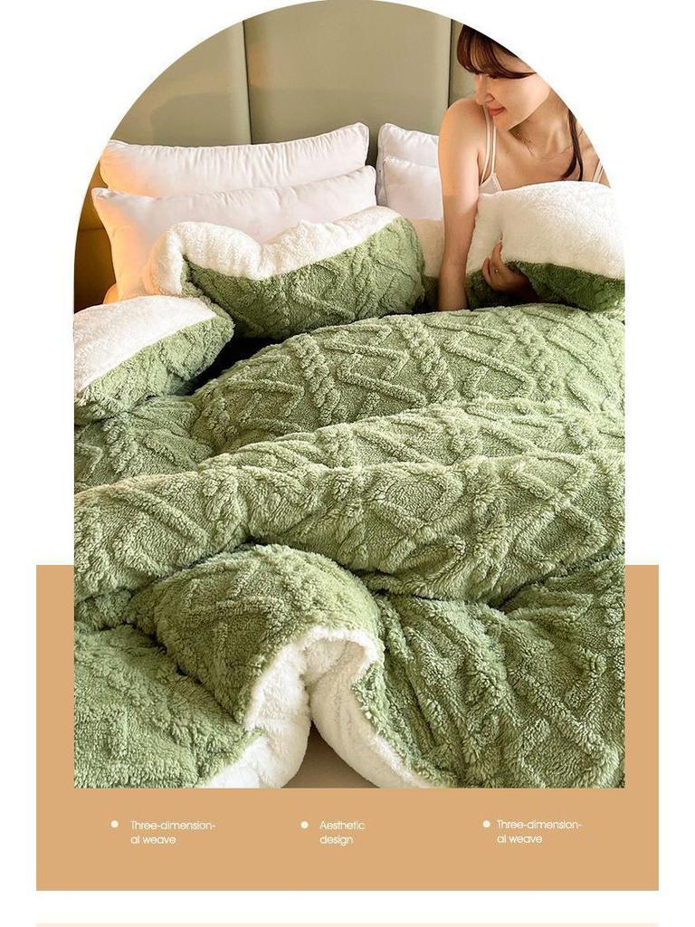 Thickened Lambswool & Milk Velvet Quilt - Cozy Winter & Versatile Spring/Fall Blanket for Twin or Dorm Use
