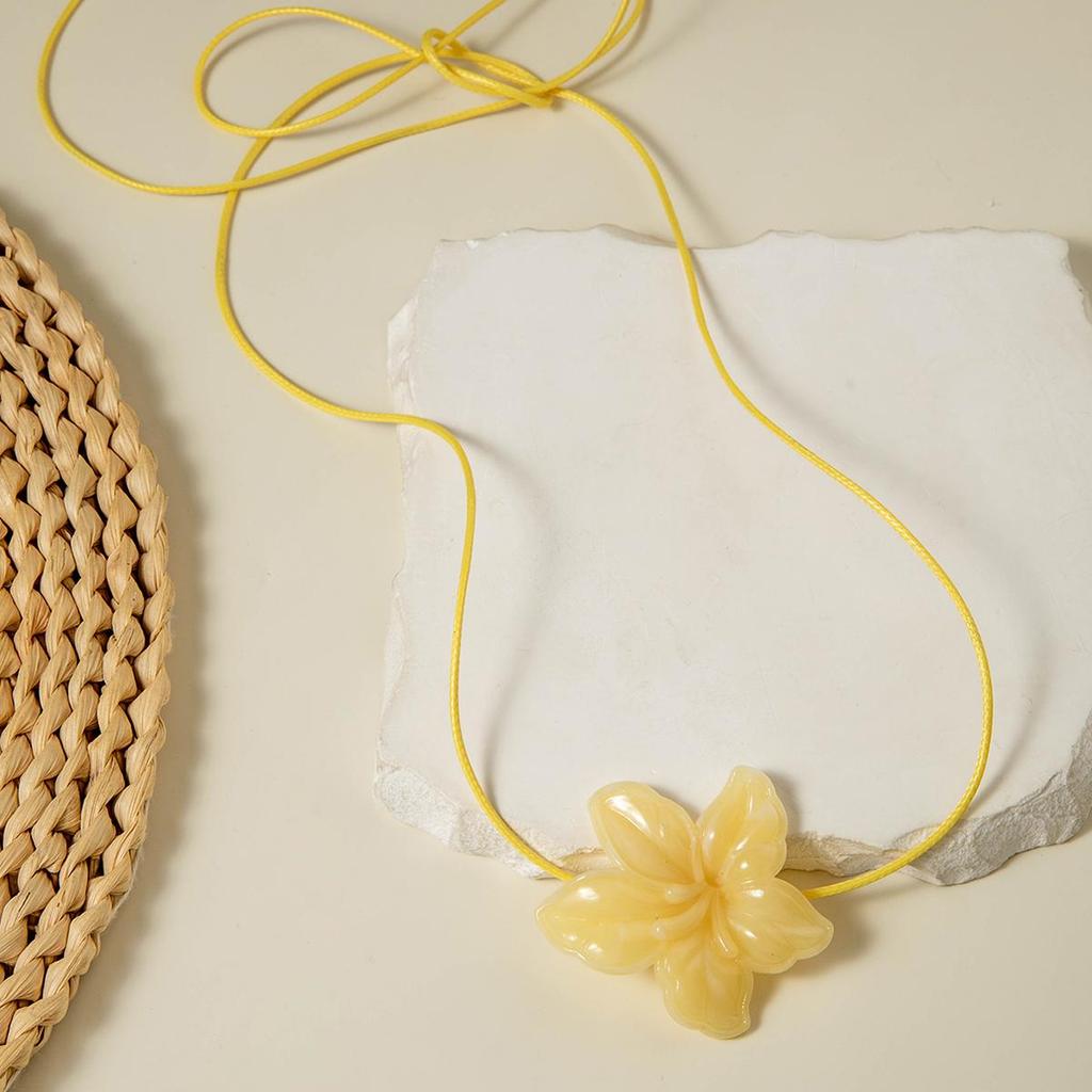 Summer New Beach Vacation Style Yellow Flower Jewelry Set for Women's Jewelry Fresh and Cute Flower Necklace