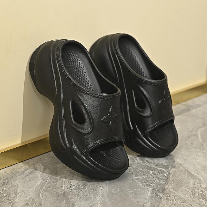 New Women's Thick Soled Slippers Outdoor Fashion EVA Beach Women's Outdoor Lightweight 2025 Summer High Heels Casual Shoes