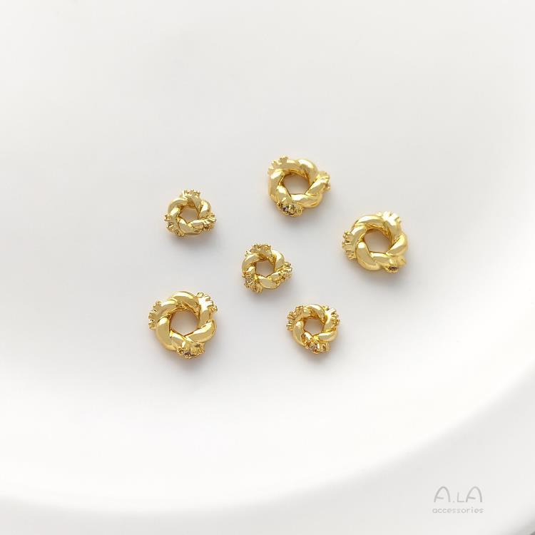 

Бусины-разделители в виде скрученного каната и цветочного венка из кубического циркония с покрытием из 14-каратного светлого золота и 18-каратного белого золота для изготовления украшений своими руками.