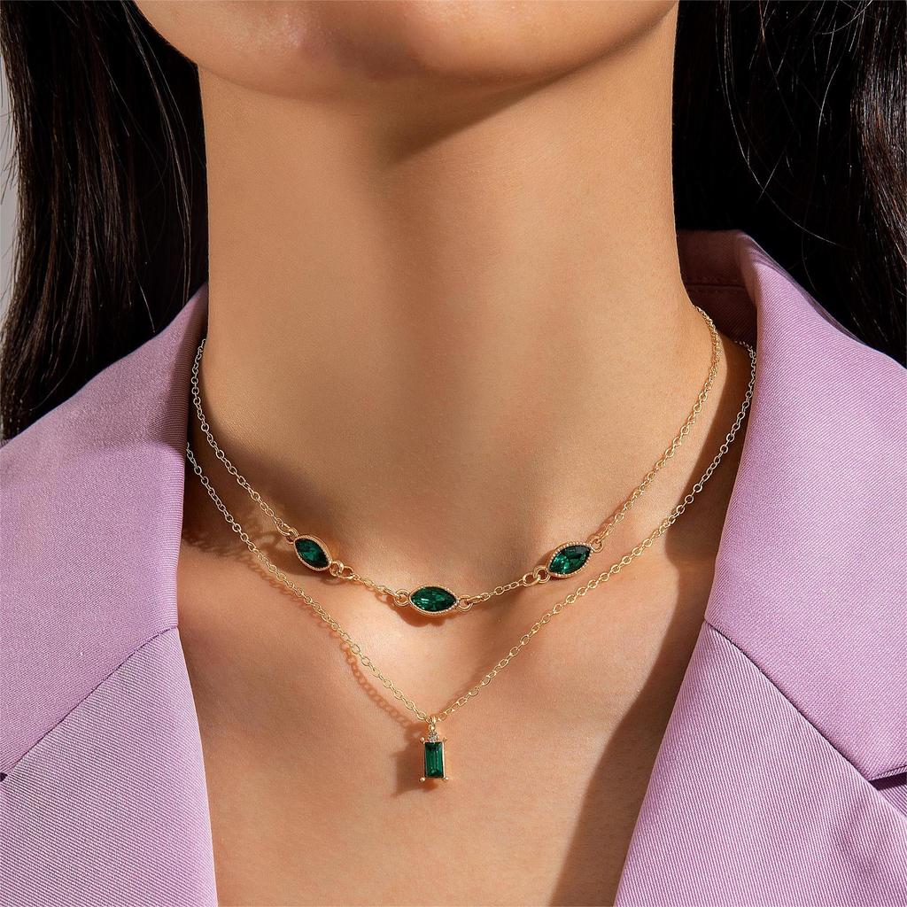 Emerald Gem Temperament Versatile Multi-layer Bow Necklace, Light Luxury Diamond-set Love Flower Necklace