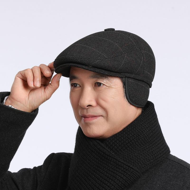 Stylish Duckbill Cap for Middle-Aged and Elderly Men - Warm, Velvet-Lined, Casual Hat for Autumn and Winter Outdoors.