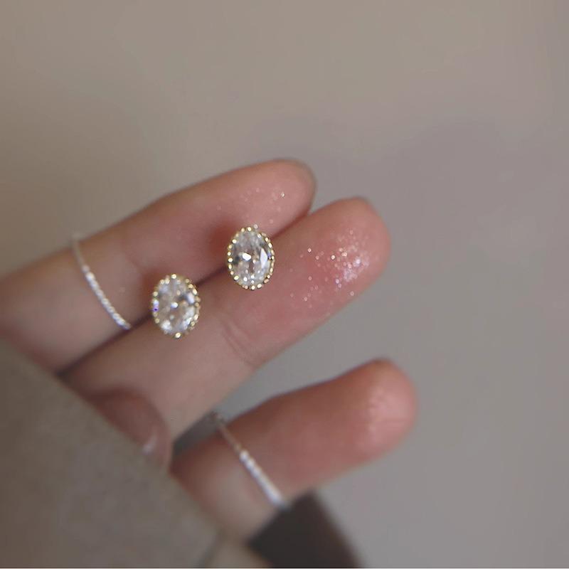 Gold Ring Earrings Women's Ear Buckles Light Luxury High-end Earrings Autumn and Winter Ring Earrings
