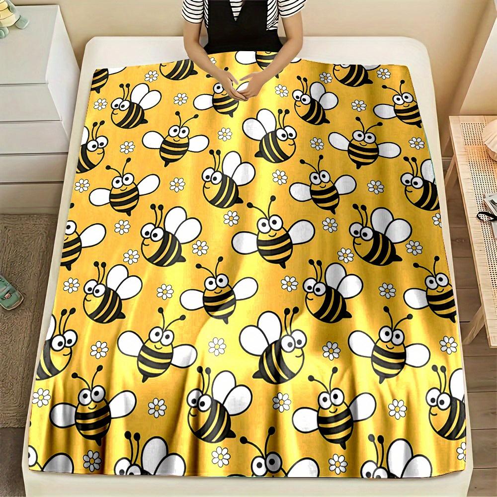 Cozy Bee-Themed Flannel Throw Blanket - Soft, Reversible, All-Season Comfort for Bed, Sofa, Camping & Travel - Machine Washable
