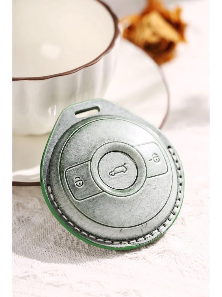 Genuine Leather Key Cover for Mercedes-Benz Smart No. 1 - Women's Keychain and Interior Decoration