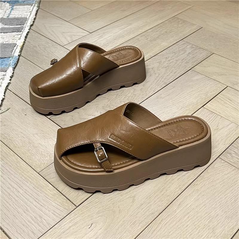 Wear 2025 New Roman Slippers Women's Summer Muffin Heightened Thick Bottom High-end Explosion Baotou Sandals Summer