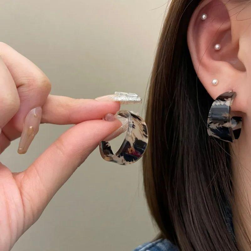 Acrylic Leopard Print Stud Earrings for Women Geometry C-shaped Stud Earring Jewelry Gifts