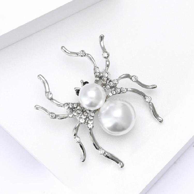 Exquisite Animal Brooch Including Rhinestones and Pearls Accent Lapel Pin for Unisex Wear Halloween Party Decoration