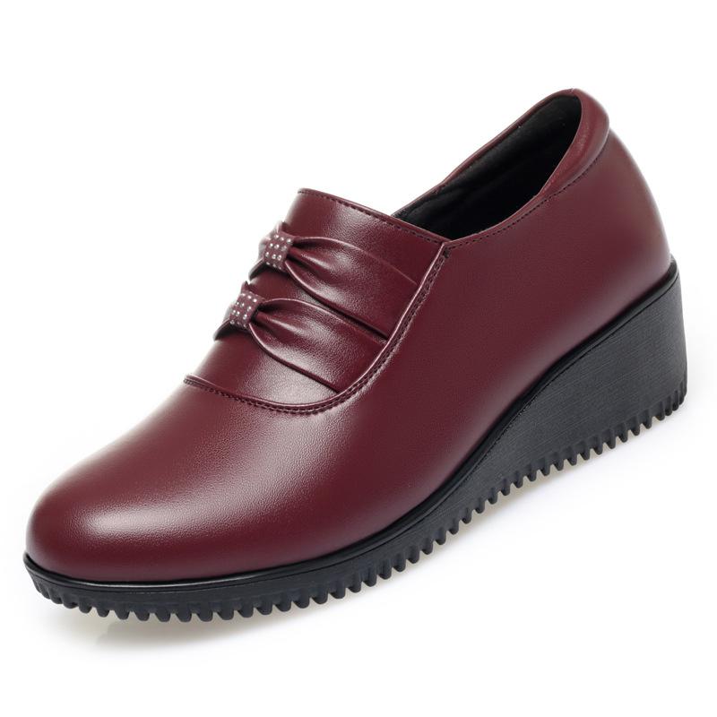 Spring and Autumn Leather Shoes Soft Leather Middleaged Mom Wedge Heel Shoes Single Shoes Women's Soft Sole Nonslip Middle Heel Comfortable