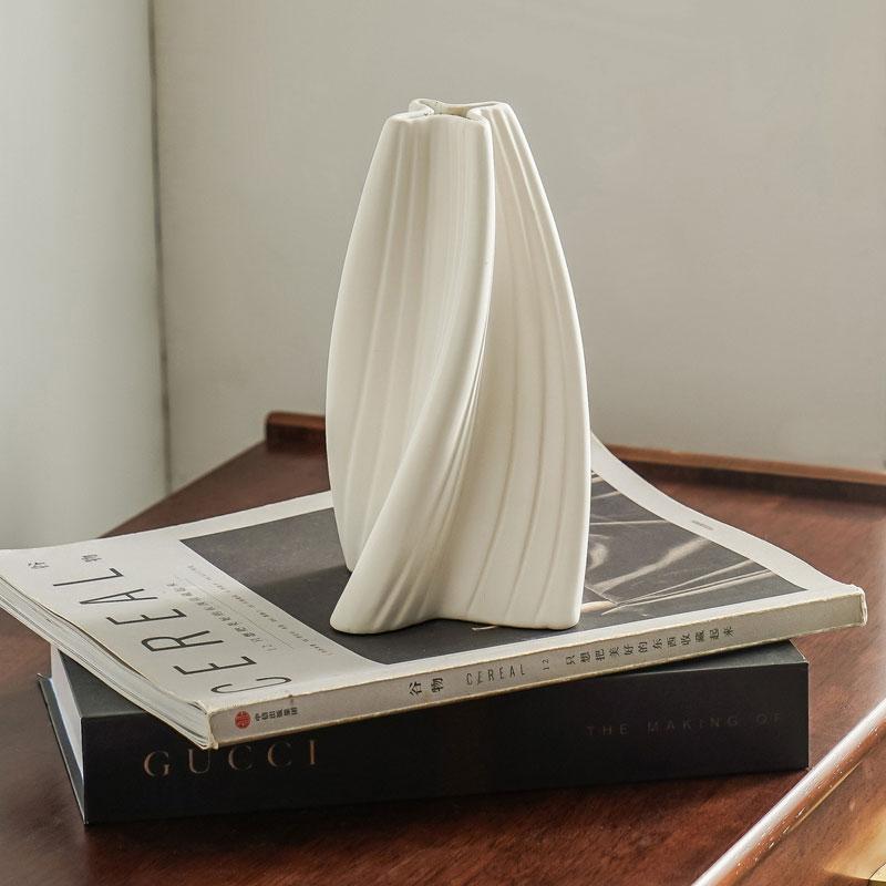 

Nordic Rotating Art Vase Ceramic Vase Ornament Dining Table Entrance Desk Room Decoration living room decoration vase decor білий