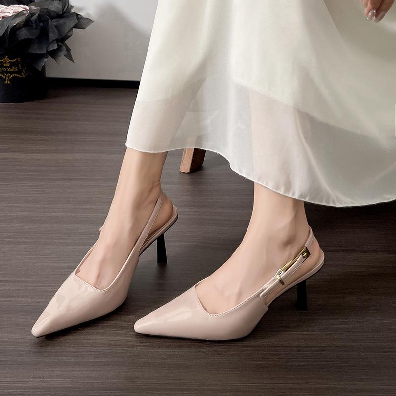 Lakovaná kožená taška hlava sandály dámské 2025 léto nové všestranné tenký podpatek špičaté jednoslovná přezka temperament vysoké podpatky