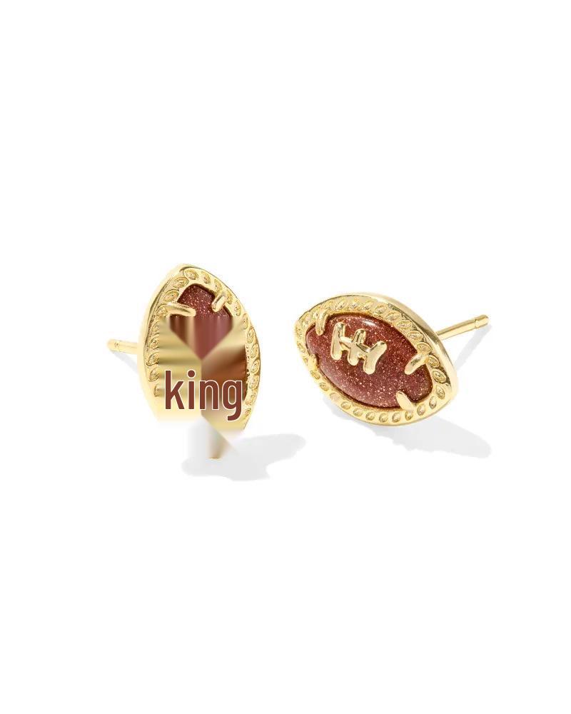 Retro Basketball Pendant Necklace – Sporty, Niche Design for Women