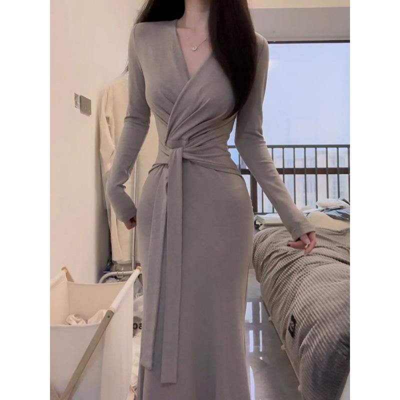 New V-neck Strap Long-sleeved Dress Children's Autumn Dress Slim-fitting and Thin Temperament Long Dress Hip-wrap Skirt