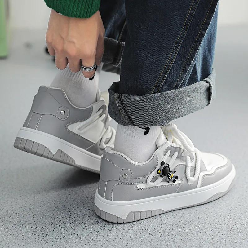 2024 New Men's Skateboard Shoes Comfortable and Breathable Vulcanized Shoes Fashionable Lace-up Platform Shoes Sapato Masculino