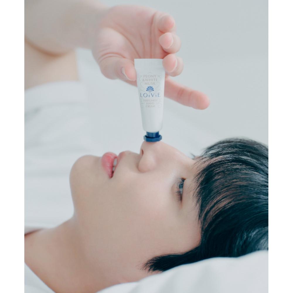 Loivie [young K picK] Bergamot   White Rose Perfumed Hand Cream FREE
