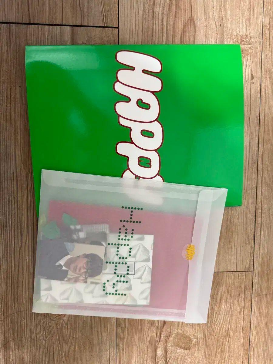 

[USED] BTS (Bangtan Boys) HAPPY Book + Jin (JIN Seokjin) Photo Card Trading Card