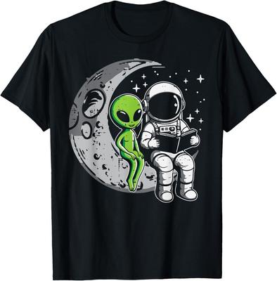 Astronaut liest Buch für Alien Mond Weltraum Frauen Kinder Männer T-Shirt