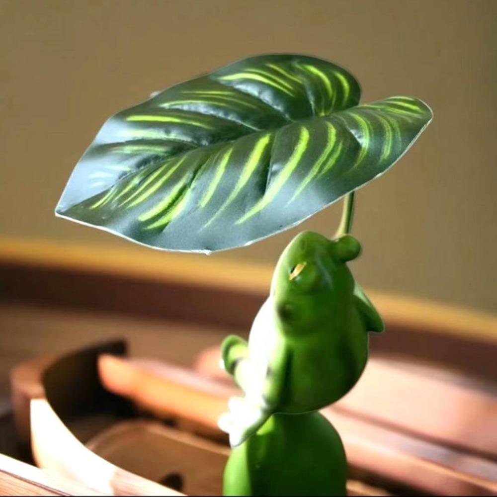 With Leaf Garden Frog Statue Resin Frog Ornament Decor Cartoon Frog Figurine  Yard Lawn