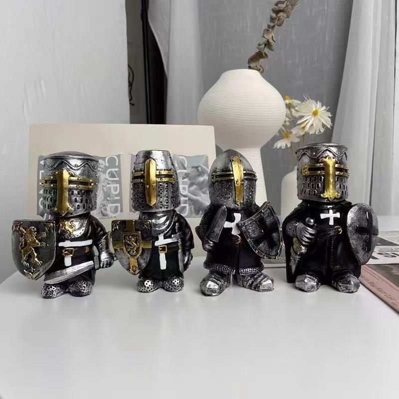 Knight Gnomes Guard Sculpture Decor Medieval Knight of The Cross Templar Crusader Figurine Suit of Armor Home Resin Decor