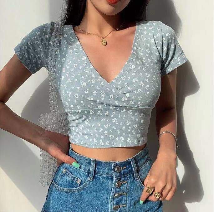 

New floral short open-button temperament top for women s summer slim-fitting and thin v-neck short-sleeved Korean version T-shirt for women 2XL світло-синій колір