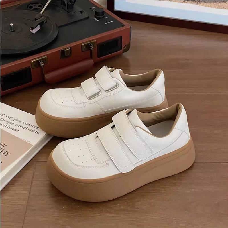 

Popular student Velcro Hong Kong style platform white shoes women s 2025 new autumn lightweight student retro board shoes 35