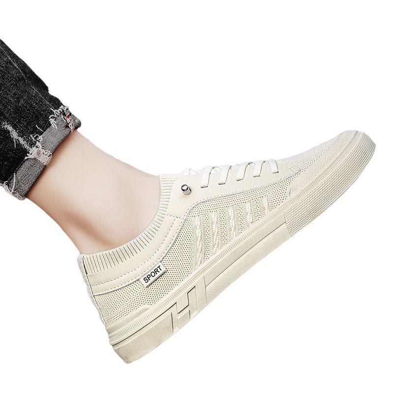 Sommarherrarnas Mesh Andningsbara Slip-on Sneakers: Luktbeständiga Flyknit Körskor för Skate