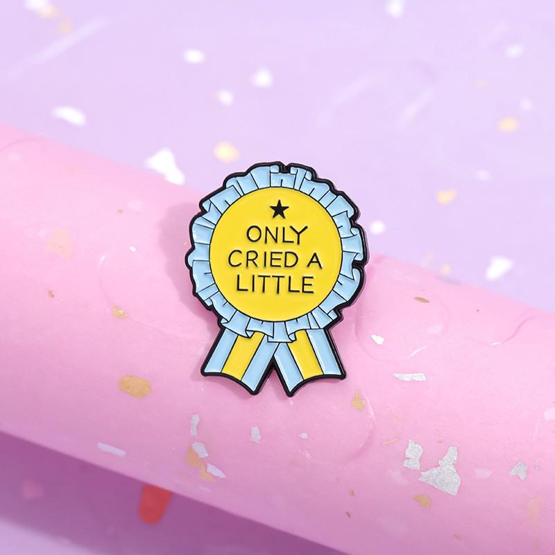 Elegant Cartoon Motivational Medal Brooch Geometric Pin For Celebrations And Special Occasions