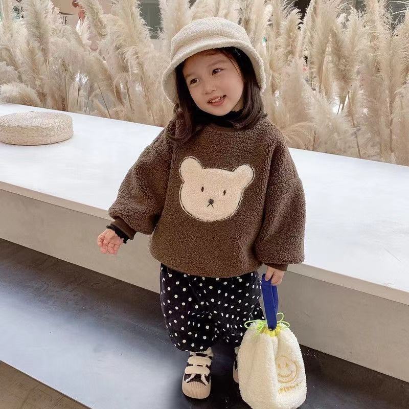 

Бархатная толстовка с капюшоном, зимняя одежда для мальчиков и девочек, вышитый мультфильм, бархатный свитер, корейский теплый топ 120 коричневый