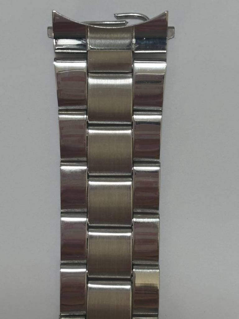 [USED] Large 22mm metal watch with tri-fold band