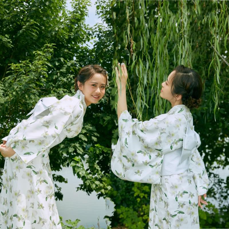 Dámské japonské kimono a yukata šaty pro formální fotografování
