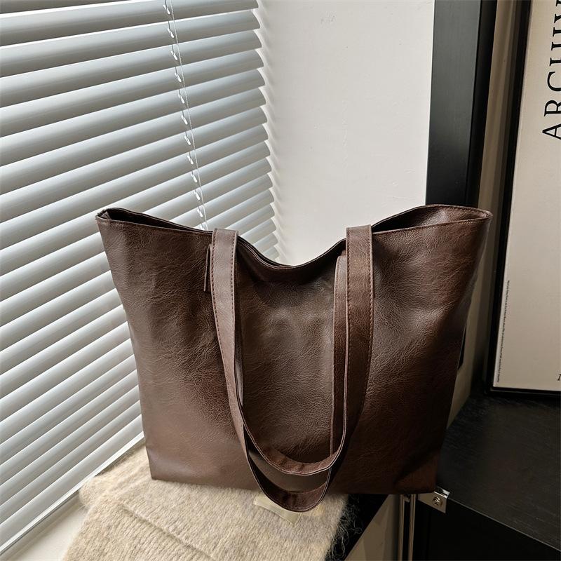 

Зимняя новая работа и поездка на работу сумка-тоут женская повседневная модная в стиле инс нишевая большая вместительная сумка на плечо