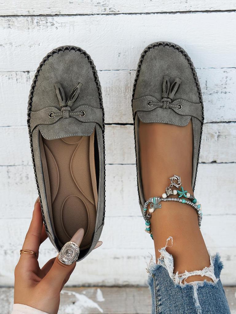 Plus Size Women's Laser-Stitched Flat Loafers