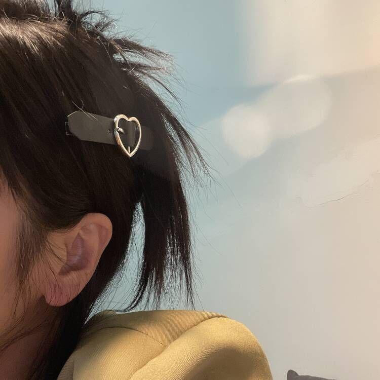 Spice Girl Design Leather Rivet Cross Pendant Edge Clip Female Bangs Handmade Faux Leather Rivet Hairpin Edge Clip Powder