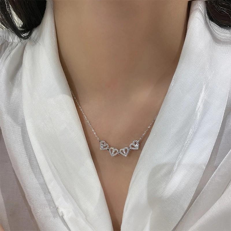 Titanium Steel Four-leaf Clover Necklace Female, A Multi-wear Niche Design Advanced Sense Light Luxury Love Collarbone Chain Neck Chain