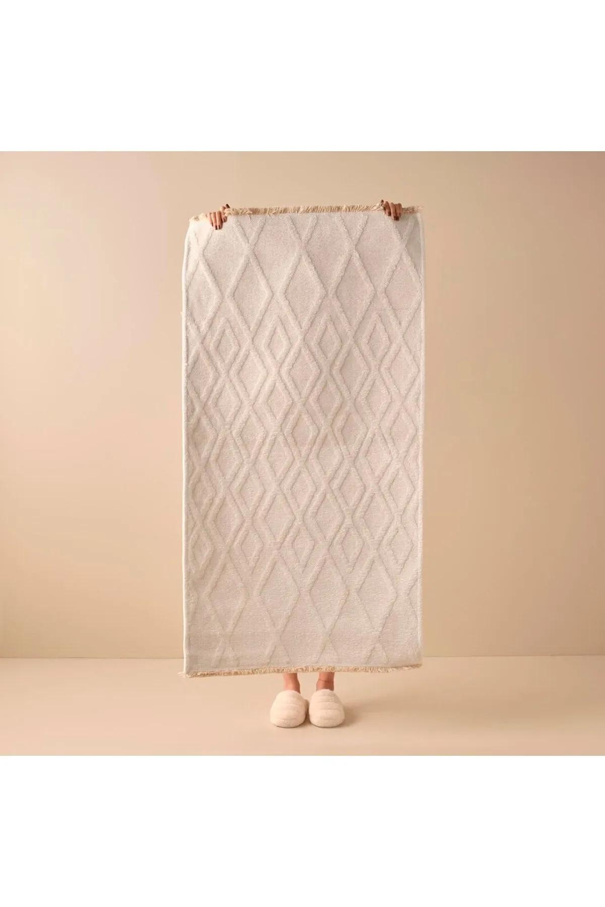 

Diamond Kilim White Специальное плетение