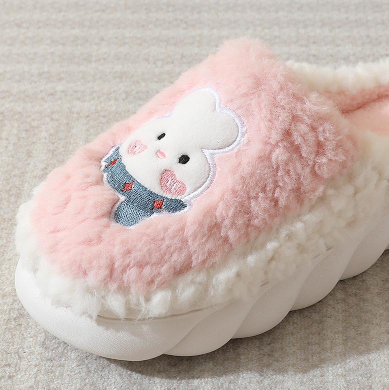 Lengvos moteriškos namų šlepetės minkštu dugnu, patvariu mielu triušio raštu, pūkuotos namų šlepetės