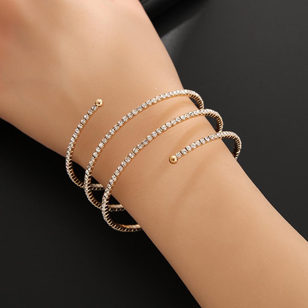 A simple and fashionable five-layer water diamond elastic arm chain for Valentine's Day and New Year's gift, suitable as a wedding bridesmaid bracelet