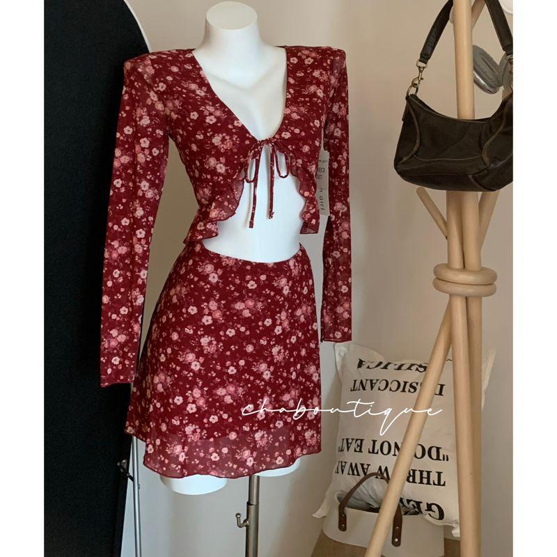 

Экспорт США Wen * Девушка Французский стиль Красная сетка Шнуровка V-образный вырез Винтажная рубашка Топы + Юбка Floral Tops Cardigan XS