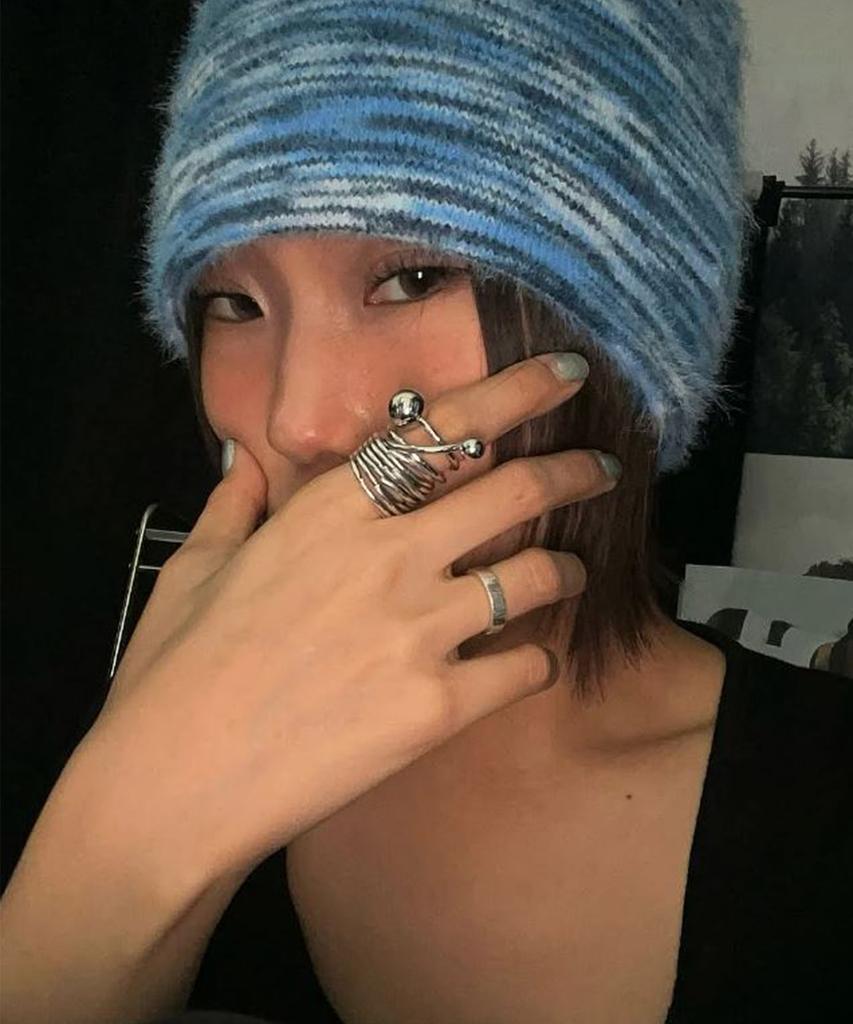 Sseleupe Soft Hairy Gradient Beanie Blue & Navy