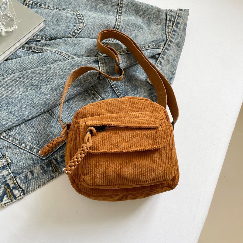 

Маленькая свежая и милая маленькая тканевая сумка женская летняя новая модная детская на плечо для девочки студентки сумка-мессенджер коричневый