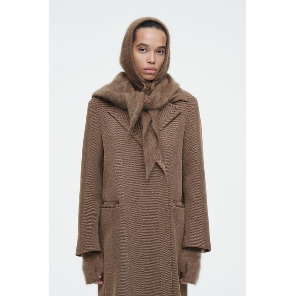 

COS Треугольный шарф из чистого японского кашемира с начесом dark beige/142x78