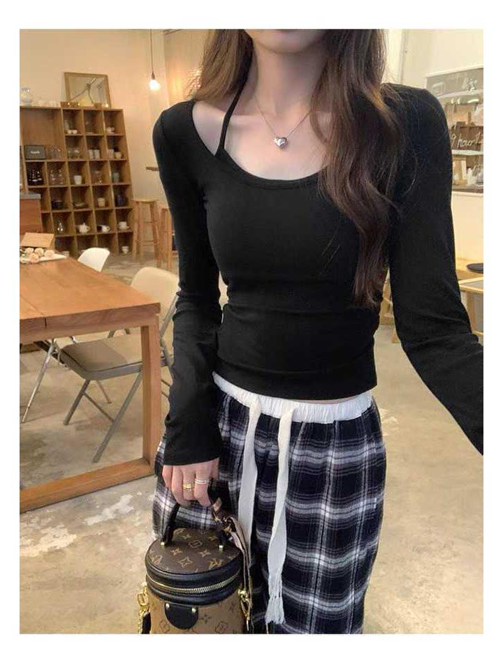 Damski dopasowany top z dekoltem halter, z długim rękawem, z wkładkami na biust i warstwowym wyglądem, na jesień/zimę 2025