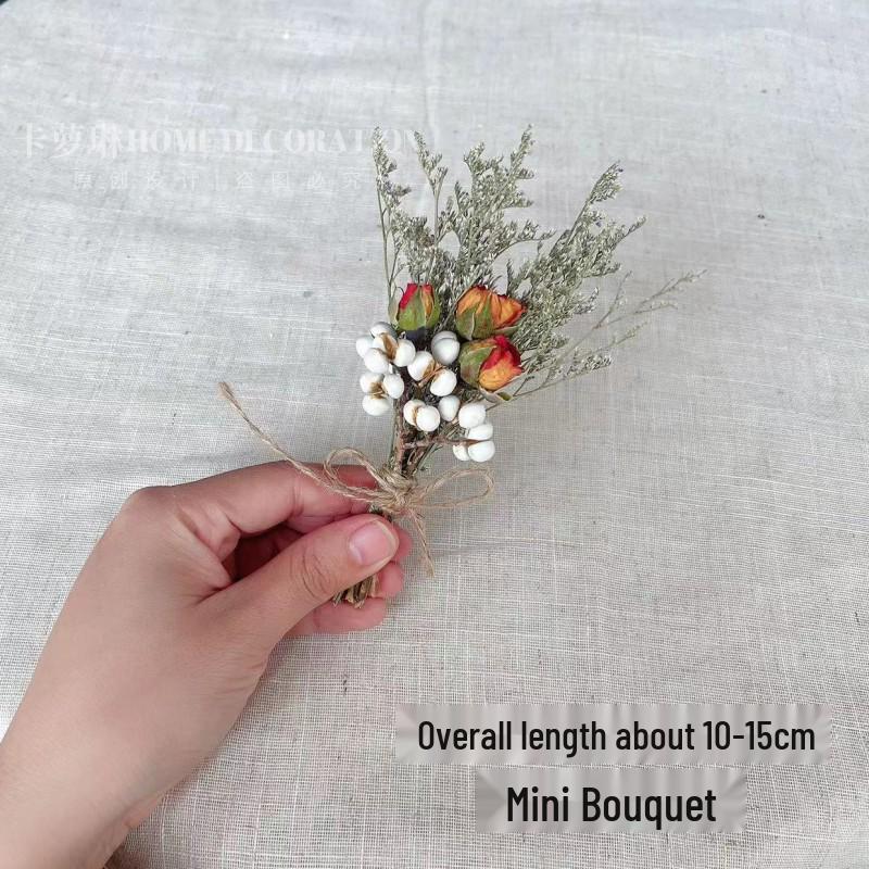 Mini Dried Flower Bouquet: Natural Air-Preserved Flowers Gift Box for DIY Decor and Handmade Ornaments.